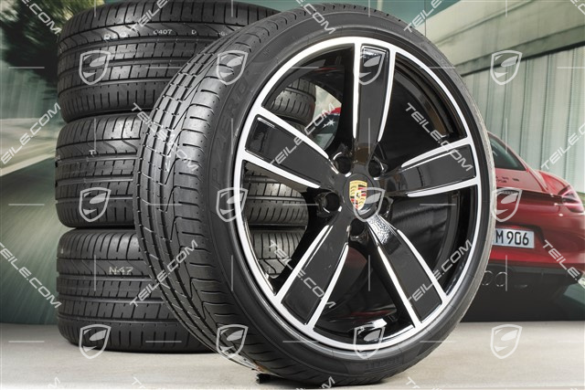 22" Sommerräder Satz Sport Classic, Felgen 10J x 22 ET48 + 11,5J x 22 ET61 + Pirelli Sommerreifen 285/35 ZR22 + 315/30 ZR22, Schwarz Hochglanz, mit RDK-Sensoren