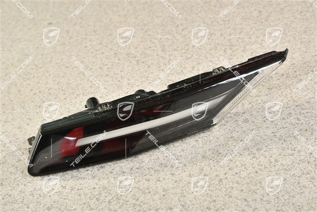 Turn signal / indicator light, L