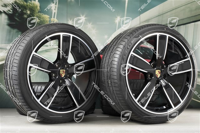 22" Sommerräder Satz Sport Classic, Felgen 10J x 22 ET48 + 11,5J x 22 ET61 + Pirelli Sommerreifen 285/35 ZR22 + 315/30 ZR22, Schwarz Hochglanz, mit RDK-Sensoren