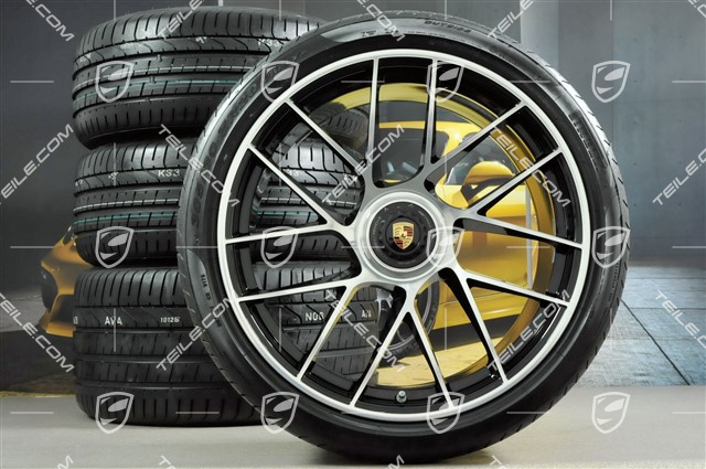 20" Koła letnie, komplet Turbo Sport III, centralne mocowanie, felgi 9J x 20 ET51 + 11,5J x 20 ET56 + opony letnie Pirelli 245/35 ZR20 + 305/30 ZR20, czarne