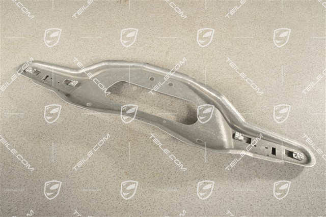 GT4, Unterbodenverkleidung halter