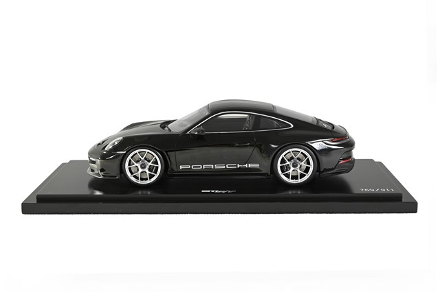 911 S/T 992, black, black, Limited Edition / 911 Stück, Maßstab 1:18