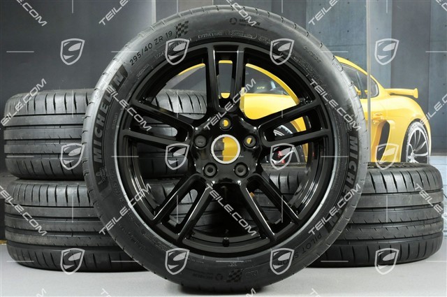 19" Sommerräder Satz "Panamera", Felgen 9J x 19 ET64 + 10,5 J x 19 ET62 + Michelin Sport 4 Sommerreifen 265/45 R19 + 295/40 R19,  in Schwarz