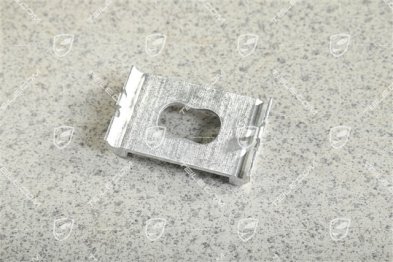 CLIP / alignment element