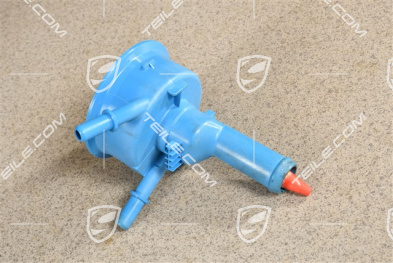 Coolant filler neck with cap