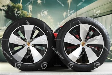 20" koła zimowe Macan, felgi 7,5J x 20 ET32 + 10J x 20 ET49 + opony zimowe Goodyear 235/55 R20 + 285/45 R20, czarny wysoki połysk