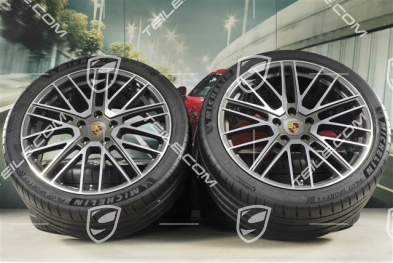 21-inch Turbo V summer wheel set, wheel rims 9,5J x 21 ET71 + 11,5J x 21 ET69 + Michelin summer tyres 275/35 R21 + 325/30 R21, with TPMS 21-inch Turbo V summer wheel set, wheel rims 9,5J x 21 ET71 + 11,5J x 21 ET69 + Michelin summer tyres 275/35 R21 + 325/30 R21, with TPMS