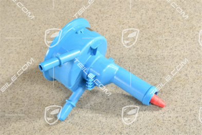Coolant filler neck with cap