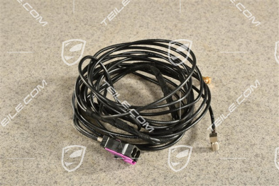 Connection cable between aerial amplifier and control unit, L