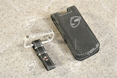 Etui na kluczyk Alcantara czarna z nicią kredową